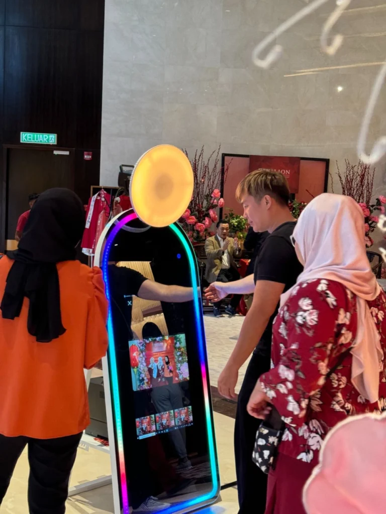 Magic Mirror Photobooth