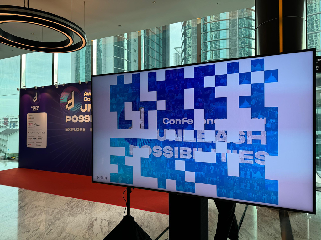 Mosaic-Wall-Photobooth